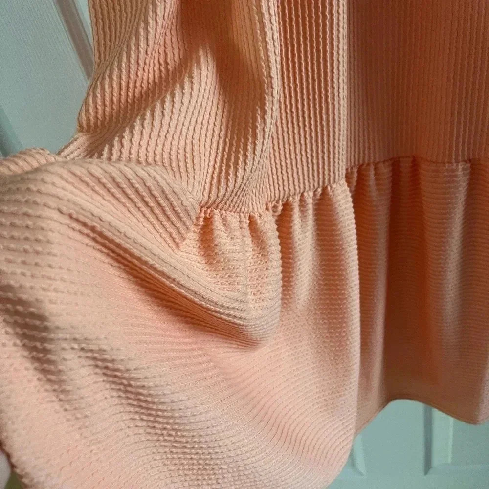 Caution to the wind dress - Picture 4 of 6
